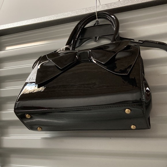 Black Patent Leather Purse - Picture 4 of 8